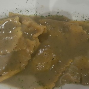 torteloni rellenos alcachofas en salsa de alcachofa