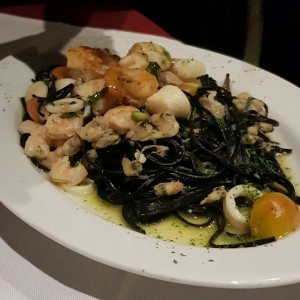Pasta con tinta de calamar.