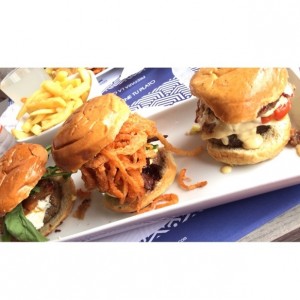 trio de hamburguesas, merrit, jim smith y baylis.