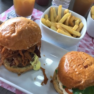 Duo de Mini Hamburguesas Jim Smith y Merritt