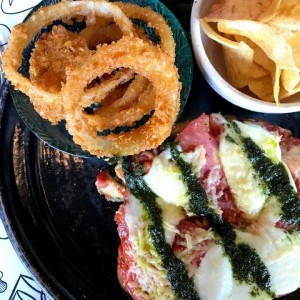 Milanesa caprese