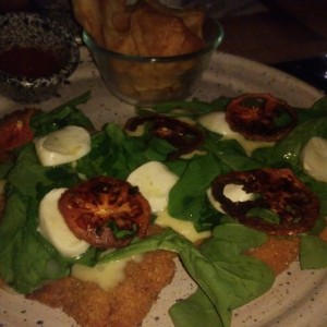 Milanesa de pollo "Capresa"