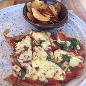 milanesa de pollo a la caprese (normal)