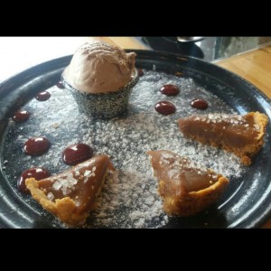 Salted caramel pie