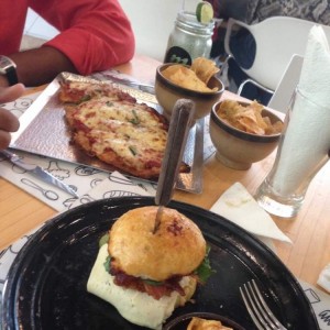 Mila burguer y Milanesa Margarita 