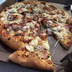 Pizza Club. Sencilla pero divina!!! 