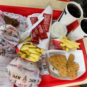 Tenders y Hamburguesa sencilla 