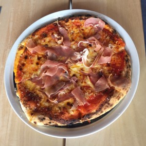 Pizza con Prosciutto