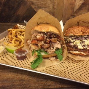 Porchetta + Pulled pork + papas