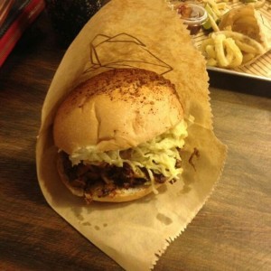 hamburguesa de pernil 