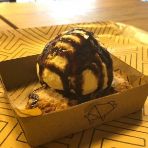 Oreo Krispy (oreo frita+ helado +sirope)
