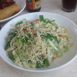 Lo Mein de Pollo