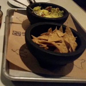 entrada de totadas mexicanas con guacamole