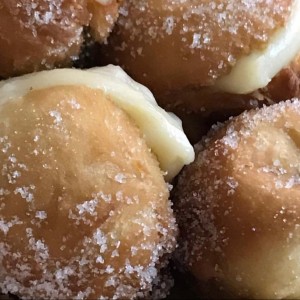 Bombas rellenas de crema pastelera