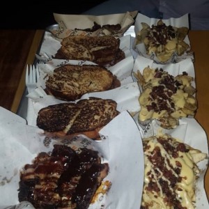 Rib Sandwich. St. Louis Spare & Papas con Queso y Tocineta