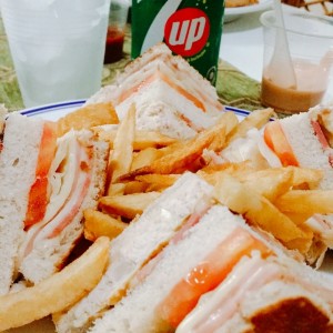 sandwich club house