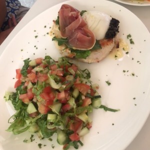 Pollo y serrano