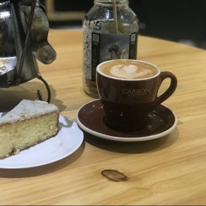mocachino y torta de limon