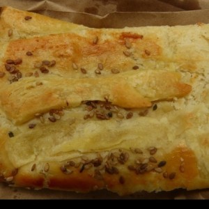 pastelito de jamon y queso amarillo