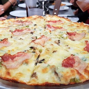 Pizza Ajoporro