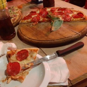 pizza con pepperoni