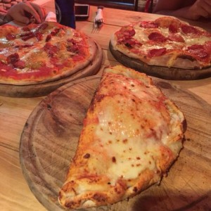 Dusboks, Sotano 7 Calzone y Spagnola