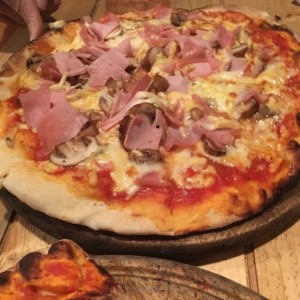 proscciutto funghi