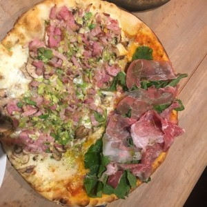 Duo jamon serrano y rugula vs ajoporro y tocineta