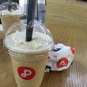 frapuccino con muffin se vainilla y chispas!