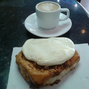 Golfeado con queso y café...