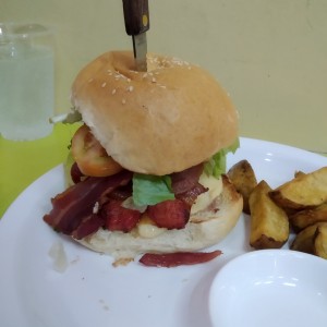 perriburguer con extra de tocineta