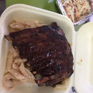 Costillas BBQ con Pasta 4 Quesos