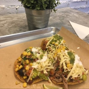 Tostadas Mixtas