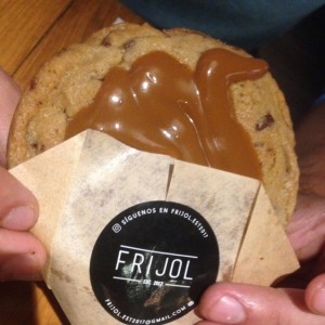 galleta de chocolate con arequipe
