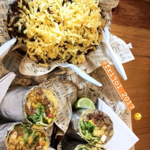 burritos mixtos, de pollo y nacho con chips
