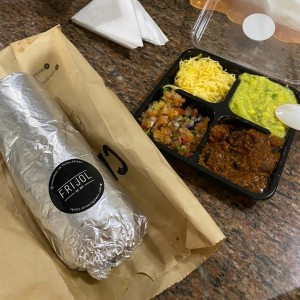 Baby nachos + burrito