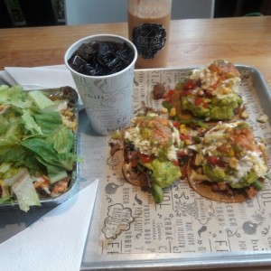 bol y tostadas mixtas