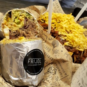 Burrito de pernil y tortillas?