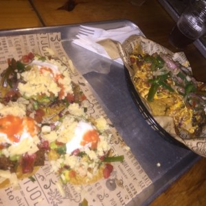 Tostadas mixtas y Nachos