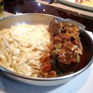 lomito en salsa cazador