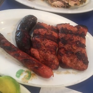 racion de chorizo chistorra y morcilla