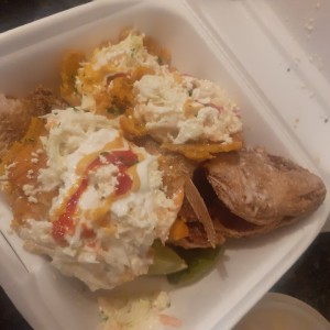 Pescado con tostones playeros