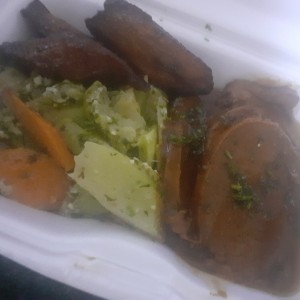 Asado Negro con platano dulce