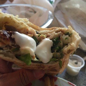 La salsa de ajo, es demasiada buena...!