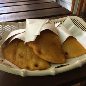 Empanadas de BTO, Pescado, Pollo con Ajoporro
