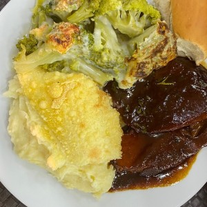 Menú de almuerzo por $10