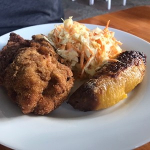 Gordon Blue, platano al horno y ensalada rallada