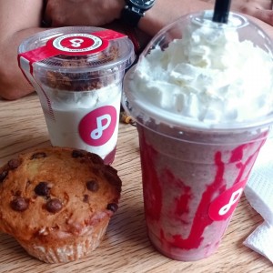 Postres - Parfaits Fresa choco cookie y muffin de vainilla