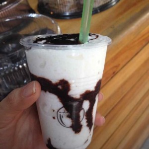Excelente Cocada con Sirop de Chocolate..!