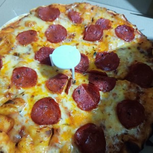 pizza con pepperoni